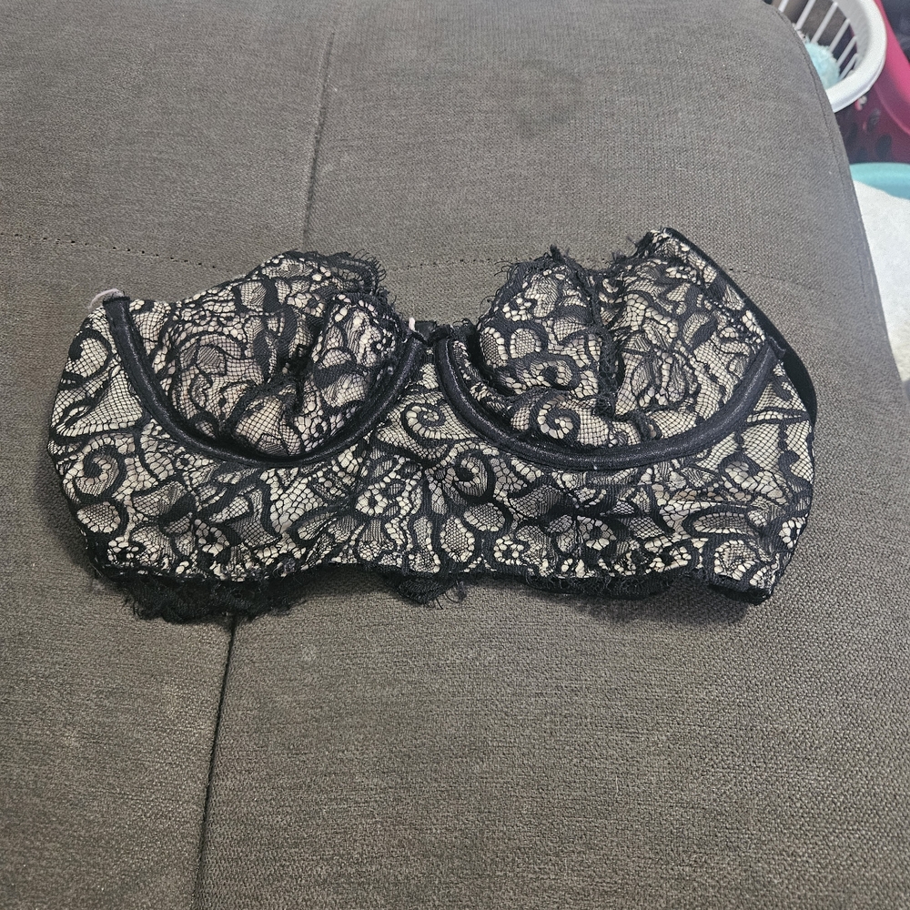 Elegant Black Lace Strapless Bustier Bra